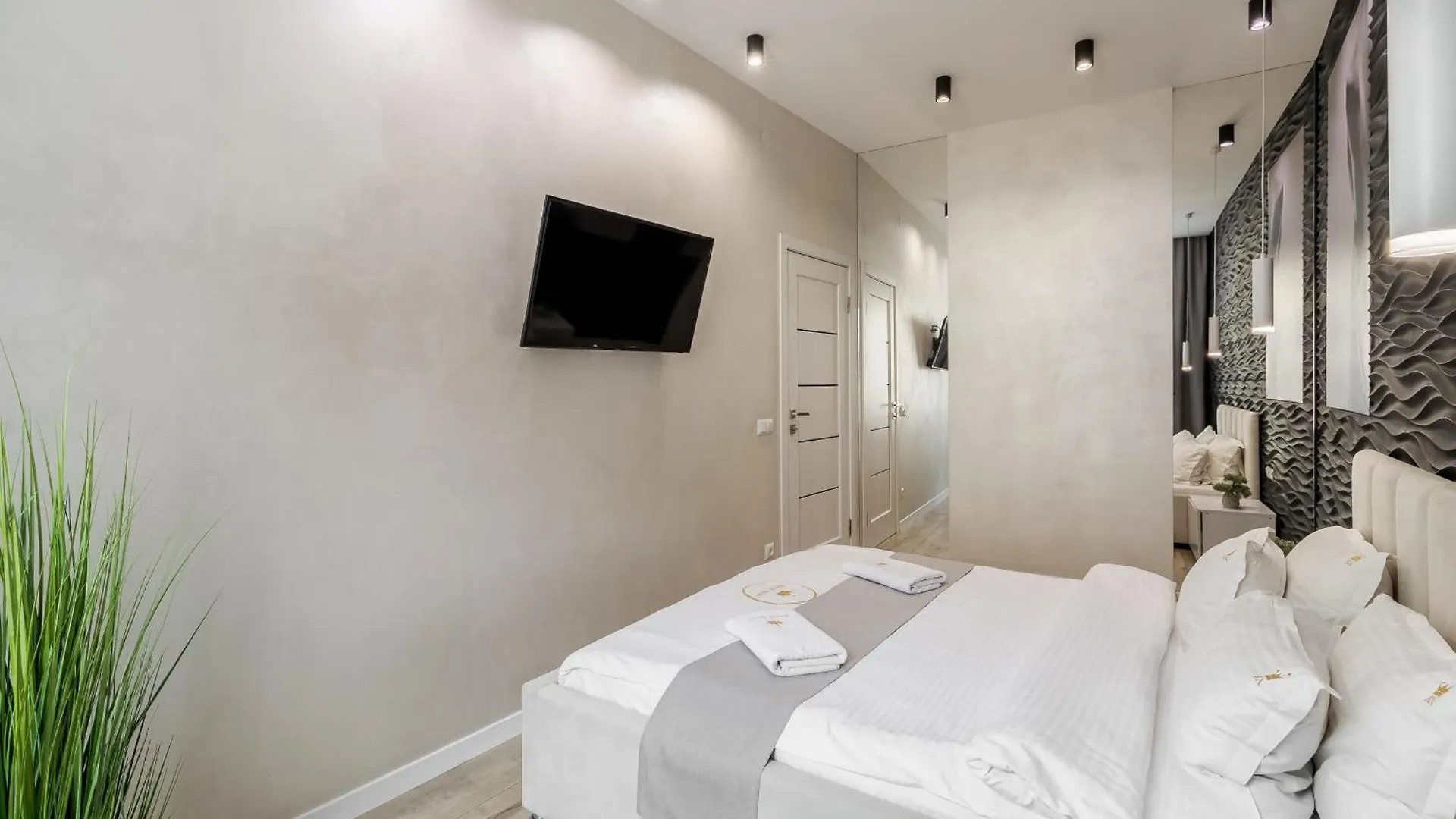 Royal Apartment On Balabana Street 리비프